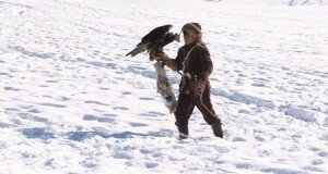 Саят вид спорта, созданный на основе традиционной для казахов охоты с ловчими птицами.